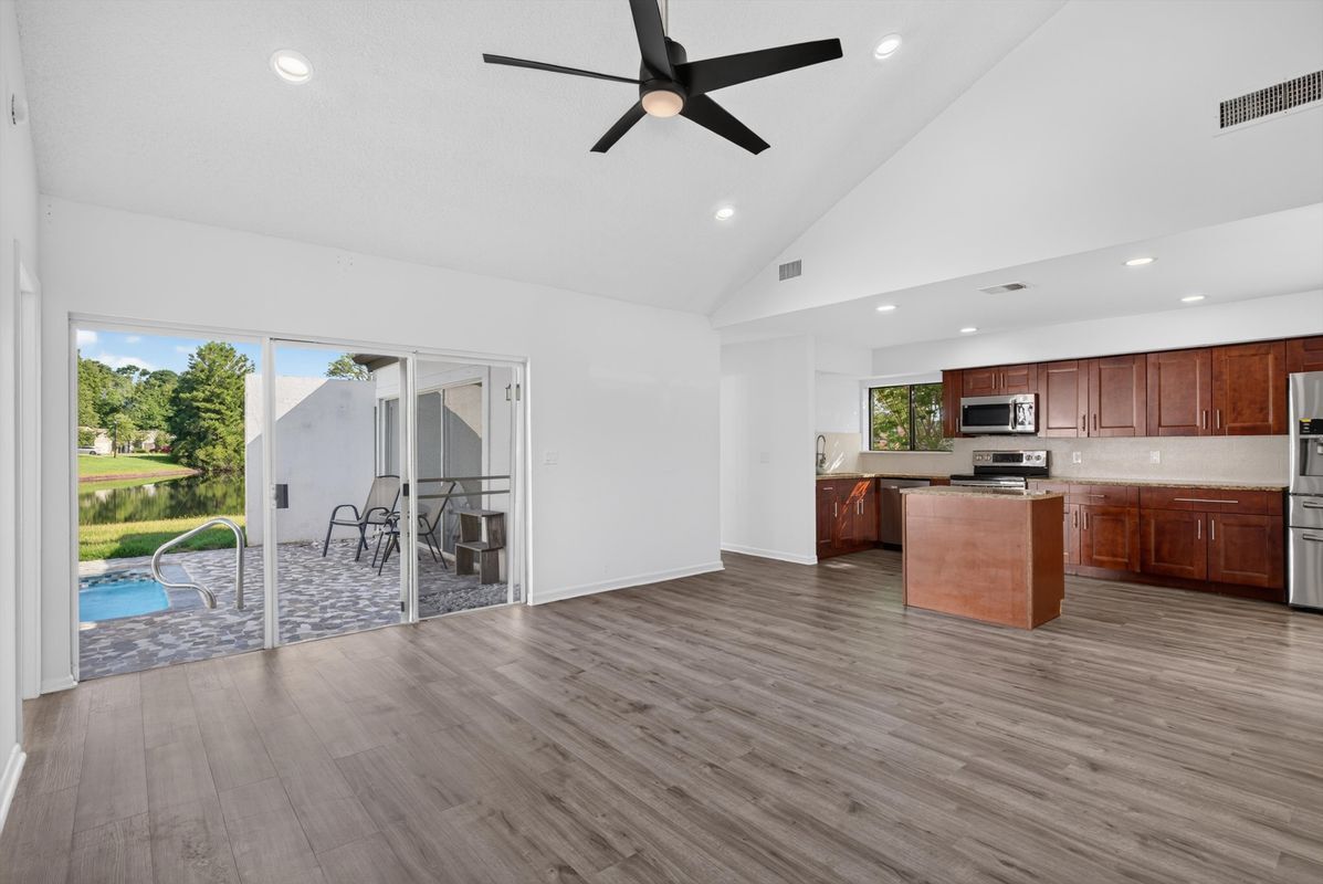 Building Photo - 7812 Linkside Dr