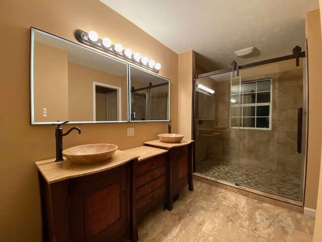 Building Photo - 25027 Rushmore Ct