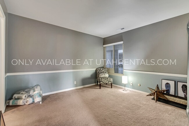 Building Photo - 5761 S Waterbury Cir