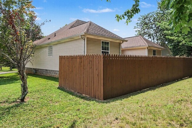 Building Photo - 1360 Harrington Dr