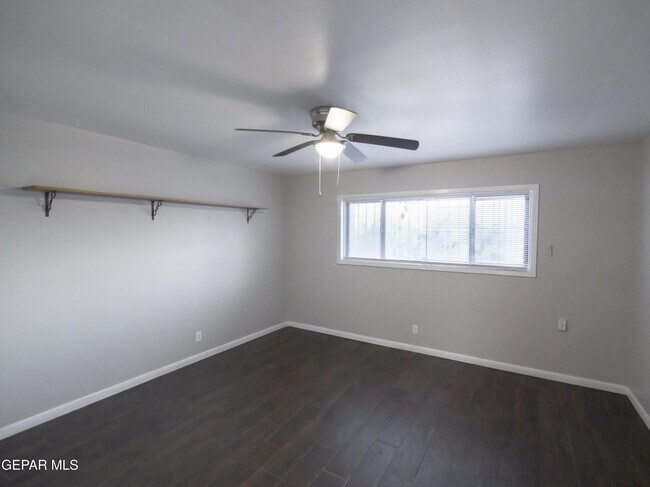 Building Photo - 3213 El Morro Rd