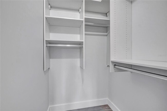 Building Photo - 15180 Lyneburg Ave