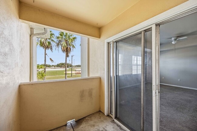 Building Photo - 1195 Villagio Cir