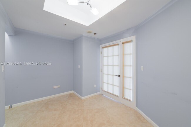 Building Photo - 848 Brickell Key Dr