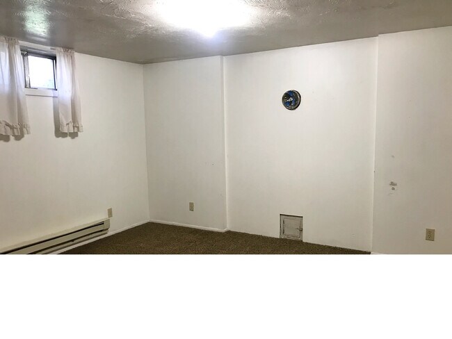 Building Photo - 588 L St