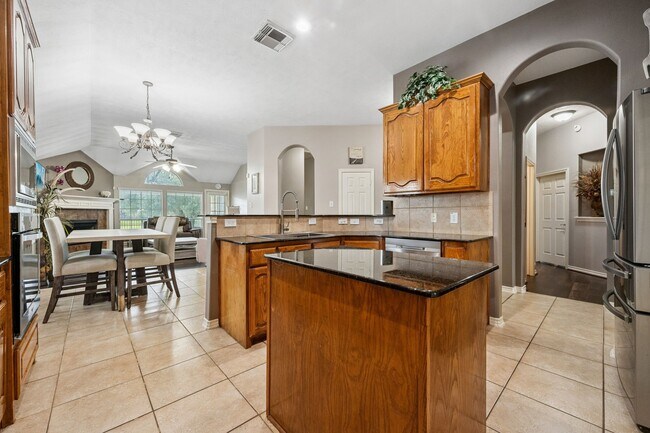 Building Photo - 16334 Pinon Vista Dr