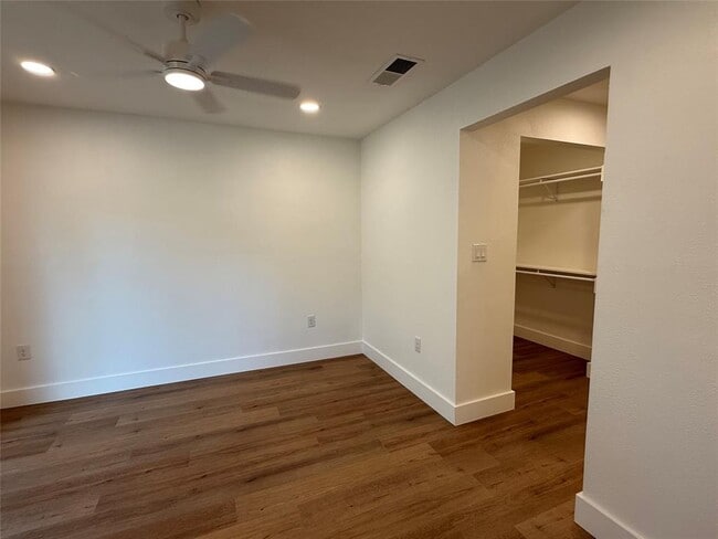 Building Photo - 6712 Bryn Mawr Dr