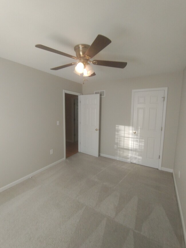 Building Photo - 4724 Land Rush Dr
