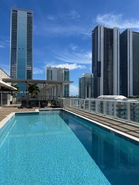 Building Photo - 321 NE 26th St