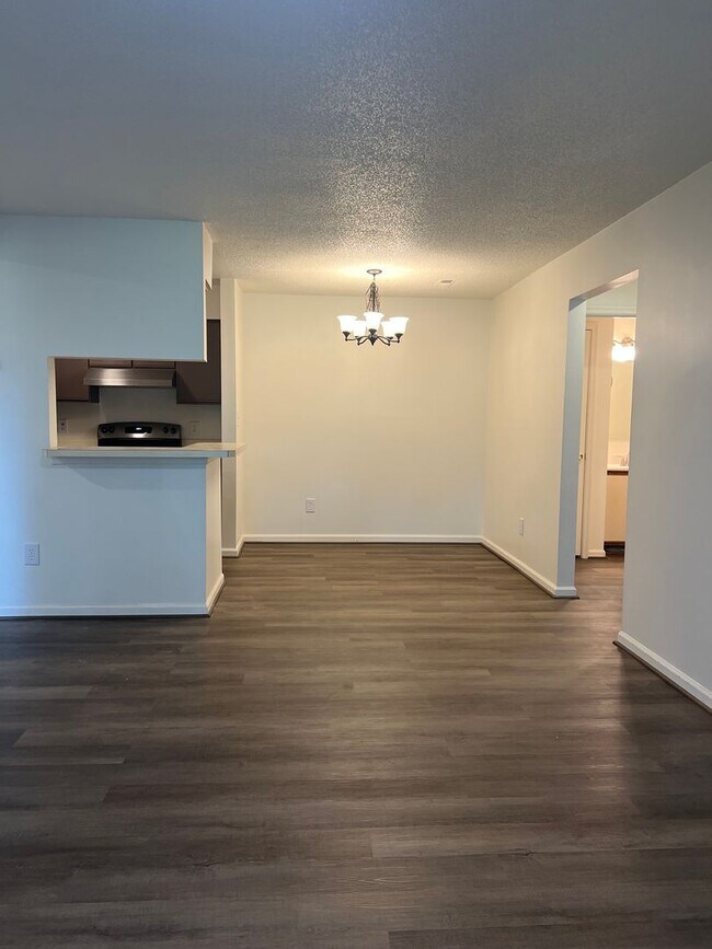 Building Photo - 574 Candle Ln