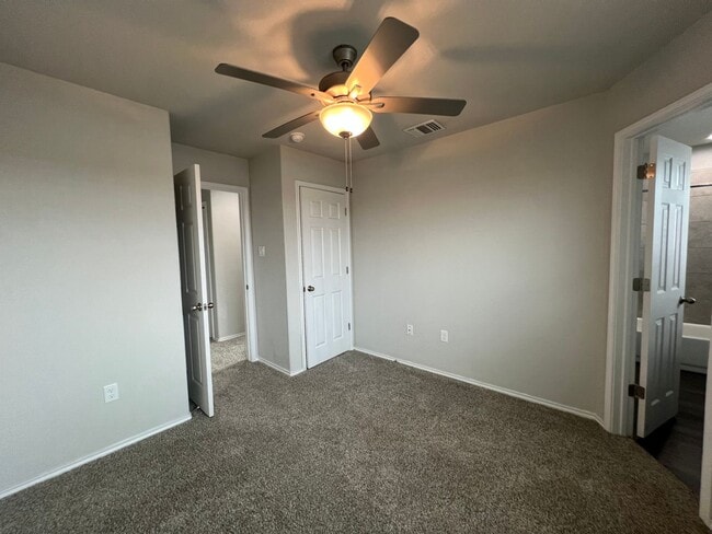 Building Photo - Luxury 3/2 Townhouse in Seguin, Texas
