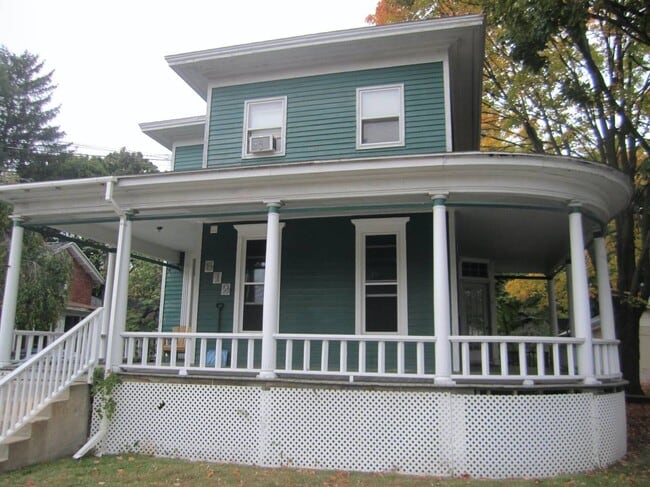 Primary Photo - 512 W Michigan Ave
