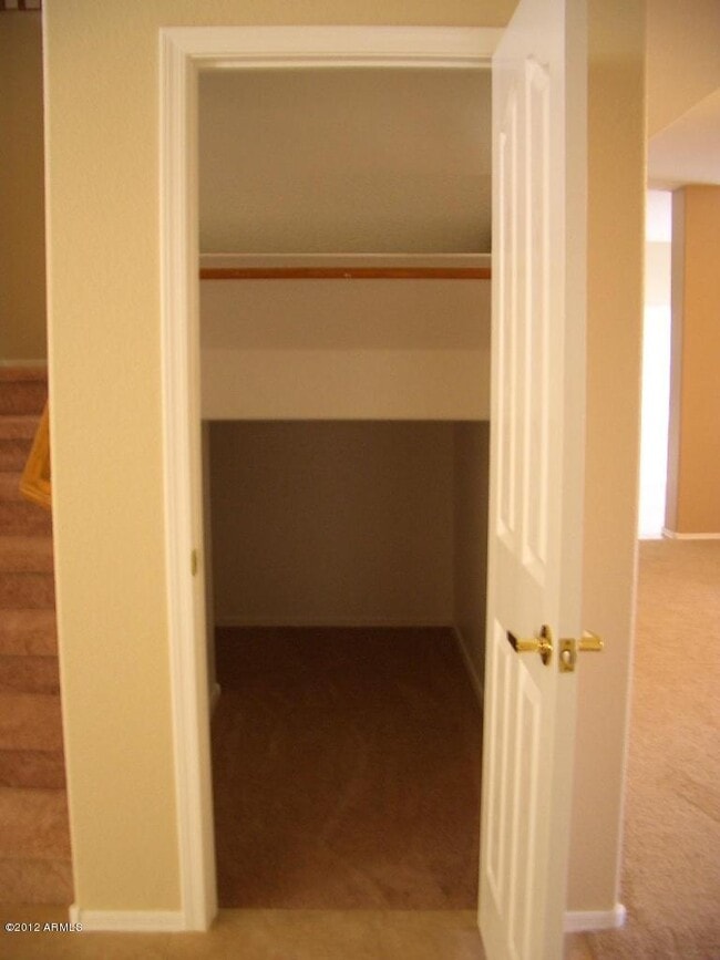 Building Photo - 454 E Baylor Ln