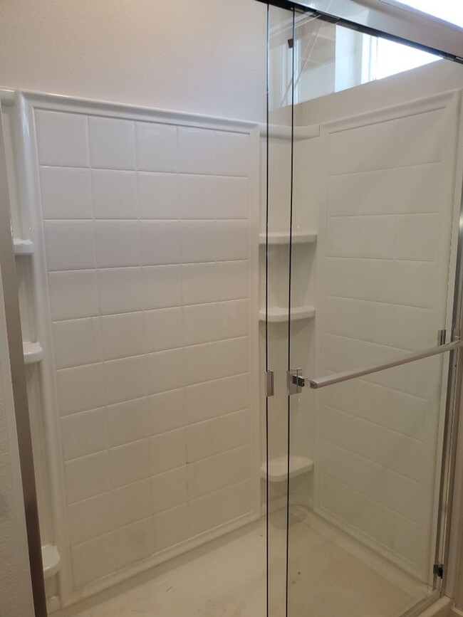 Building Photo - Fort Collins Brand New 2 Bed / 2 Bath 1st ...