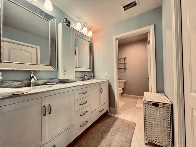 Building Photo - Renovated Rancho Bernardo 55+ Community 2 Bedroom 2 Bathroom Home