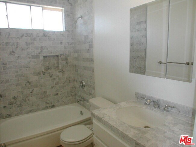 Building Photo - 1326 Ridgeley Dr