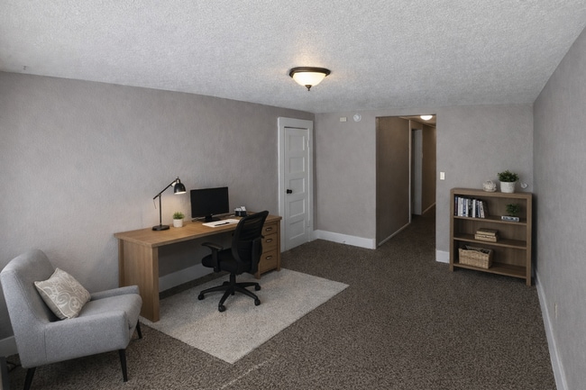 Building Photo - 1004 W 12th Ave