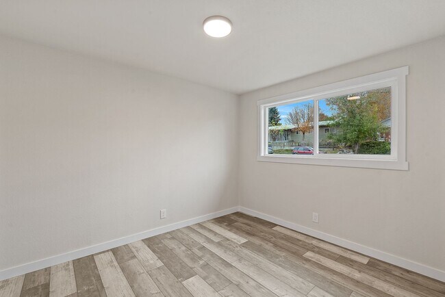 Building Photo - 460 N James Ave