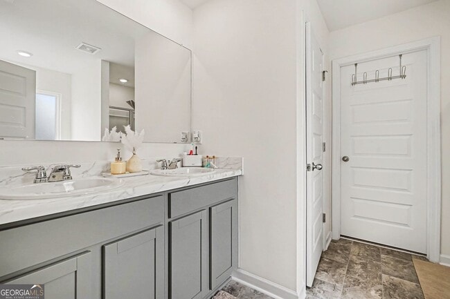 Building Photo - 265 Daurian Dr
