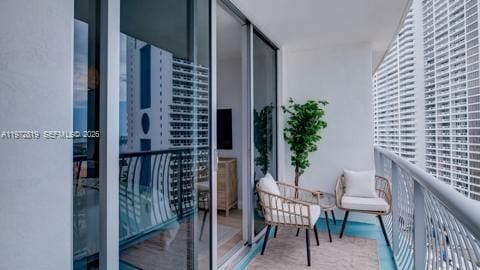 Building Photo - 1750 N Bayshore Dr