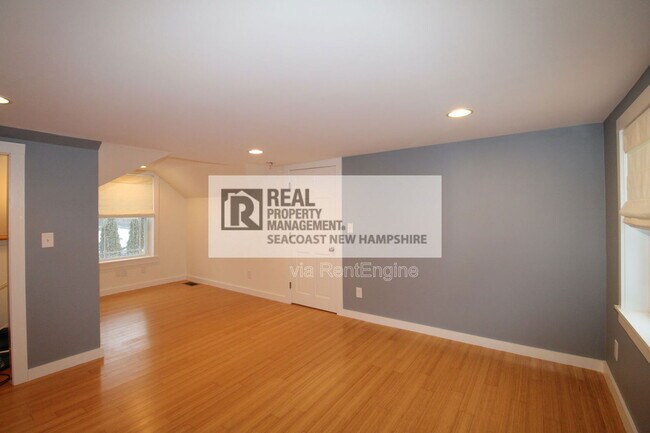 Building Photo - 182 Madbury Rd