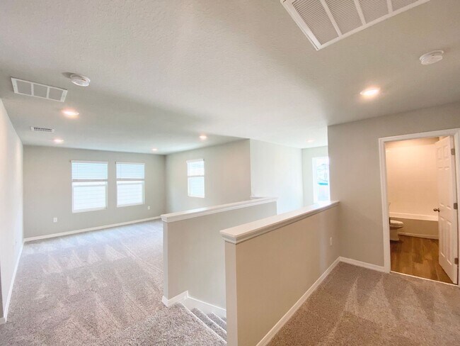 Building Photo - Home in St Cloud for Rent
