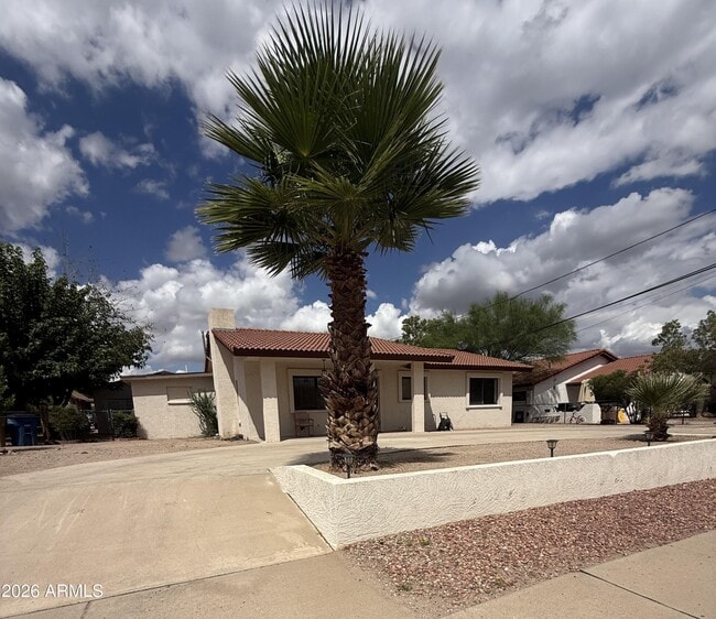 Building Photo - 314 W Mohave St