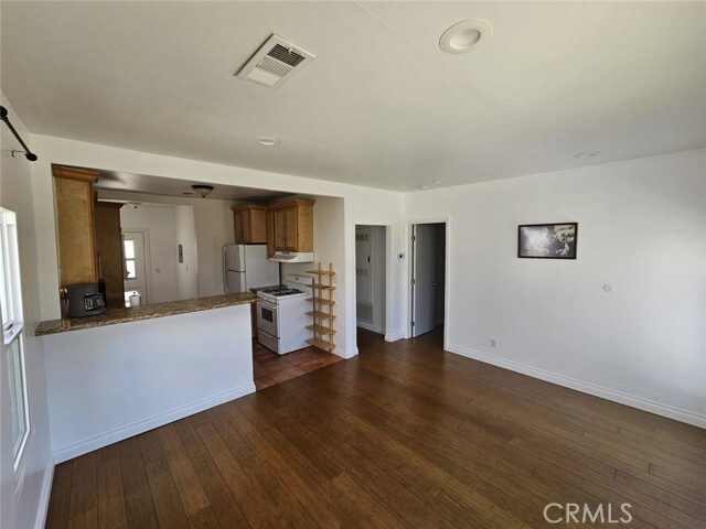 Building Photo - 1031 Normandie Ave