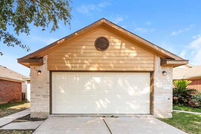 Primary Photo - 19938 Sycamore Valley Dr