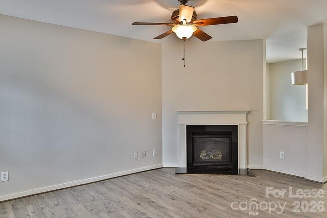 Building Photo - 8946 Chalkstone Rd