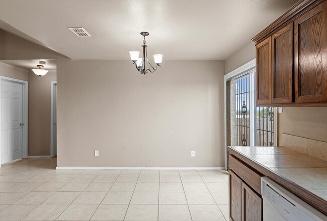 Building Photo - 271 Vista Hermosa