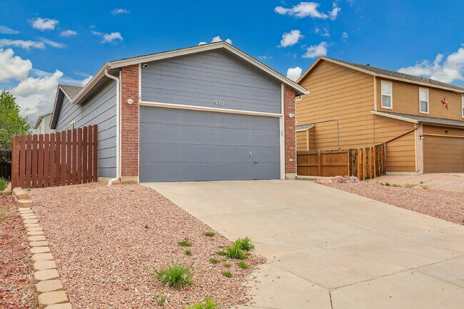 Building Photo - $2,100.00 - 3 bedroom, 2 bathroom, Single ...