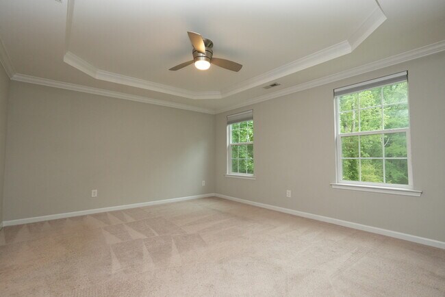 Building Photo - A charming house with 4 beds and 3.5 bath ...