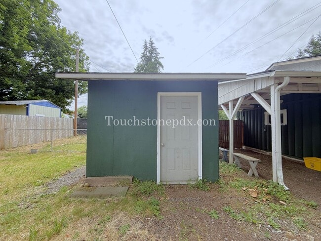 Building Photo - 5660 SE 125th Ave