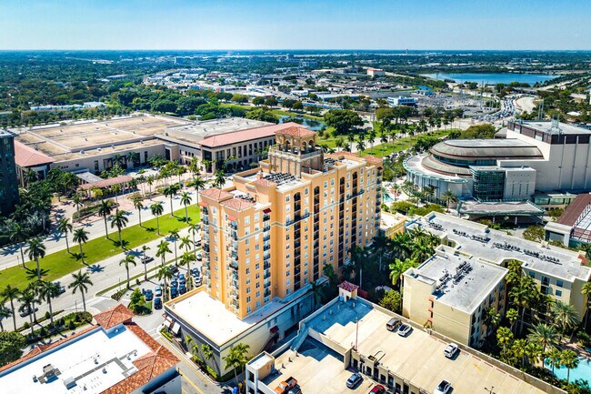 Building Photo - 651 Okeechobee Blvd