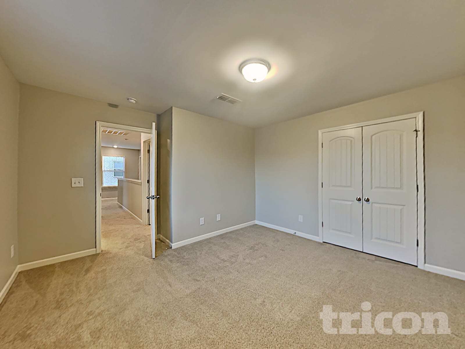 Building Photo - 604 Eagle View Dr