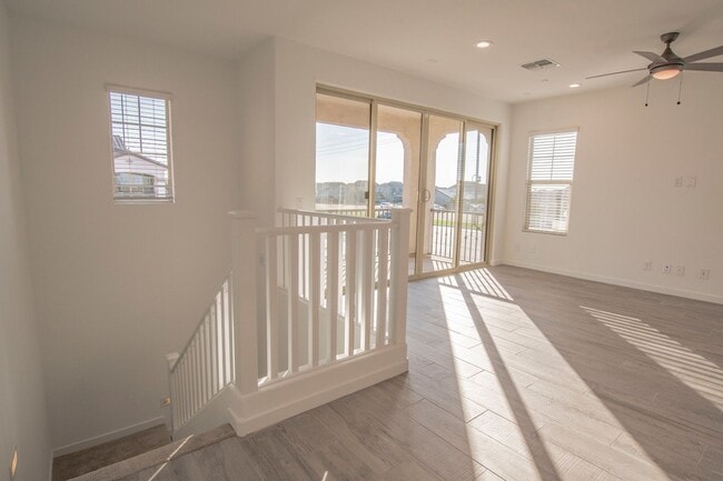 Building Photo - Brand New luxurious Model Home in Warner Meadows!