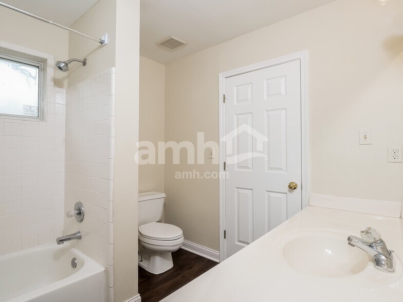 Building Photo - 6895 Clearpoint Dr