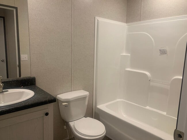 Building Photo - For Rent: 3 Bedroom, 2 Bath Newer Mobile Home.