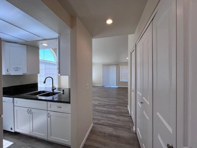 Building Photo - 5684 Eagle Pkwy