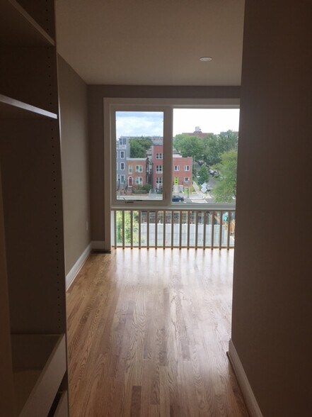 Building Photo - 2803 11th St NW