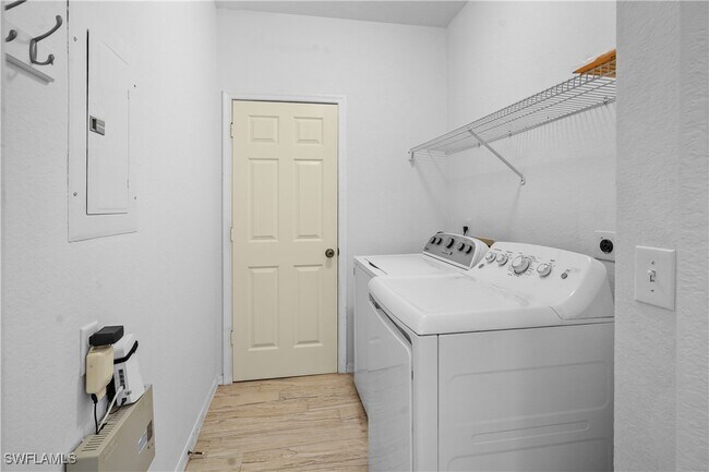 Building Photo - 9851 Costa Mesa Ln