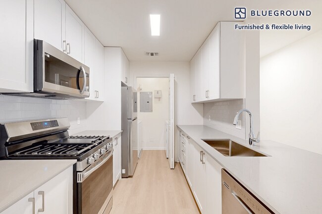 Building Photo - 313 Avalon Cir
