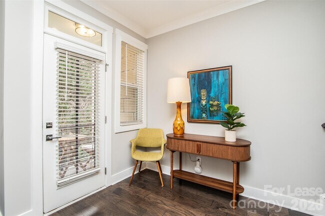 Building Photo - 1134 E 36th St