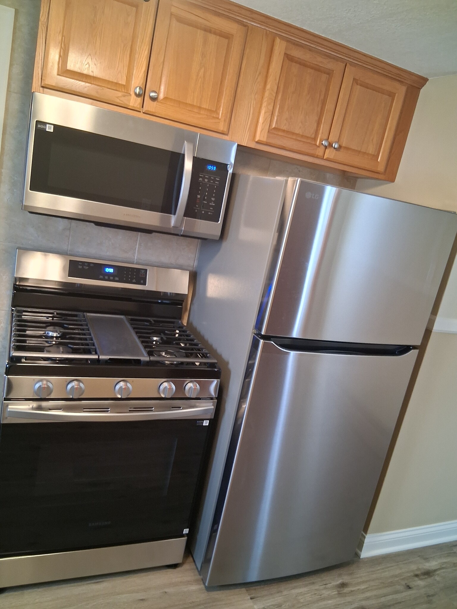 Building Photo - 357 3rd Ave S