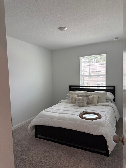 2nd bedroom with included queen bed - 6206 Daerr Ridge St