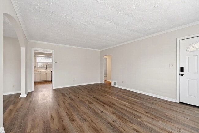 Building Photo - 1930 Stevens Ave