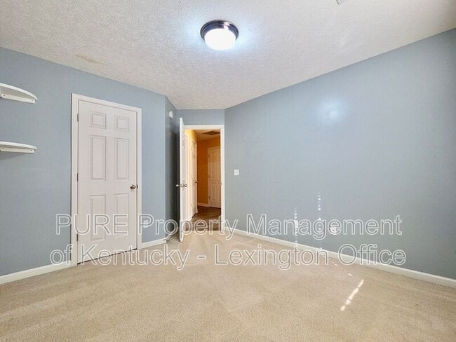 Building Photo - 2909 Mahala Ln