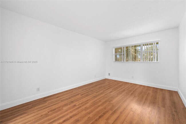 Building Photo - 250 Layne Blvd