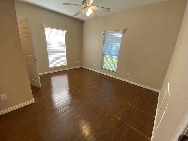 Building Photo - 300-306 East Main Street